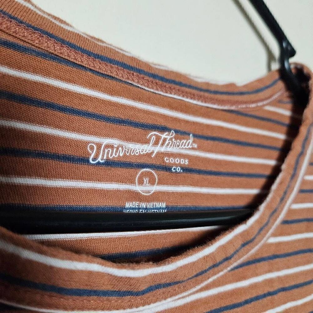 Universal Thread Striped T-shirt - Picture 2 of 4